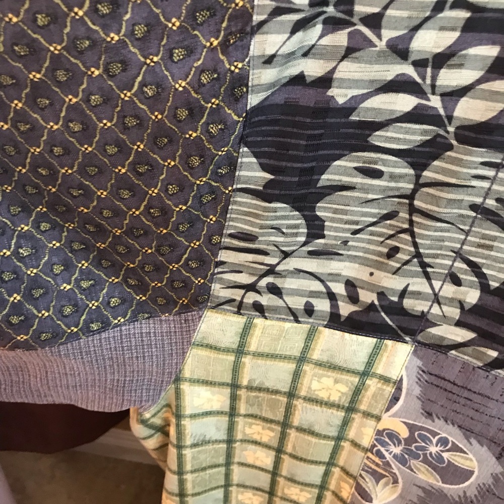 Tommy Bahama Men’s Camp Shirt. New